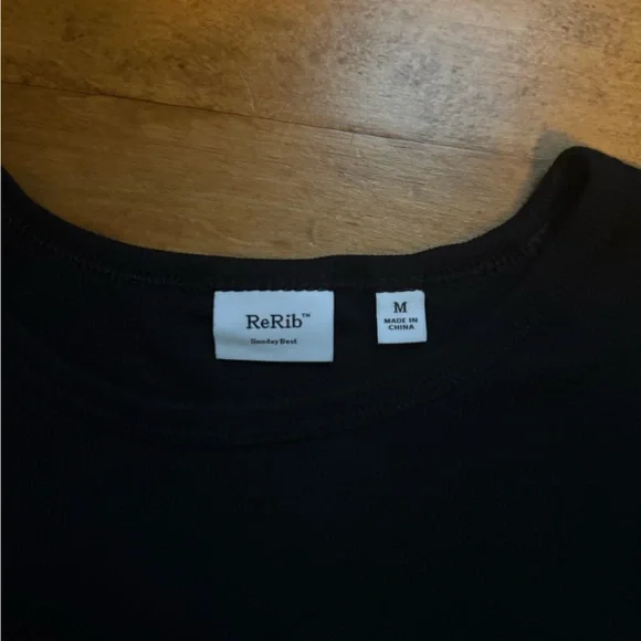 Aritzia Black Long Sleeve - Picture 2 of 3